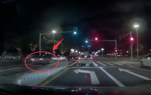 珠海车祸最新爆料,悲剧现场细节曝光,事故原因引关注  第1张 珠海车祸最新爆料,悲剧现场细节曝光,事故原因引关注  第1张