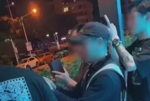 酒吧在线吃瓜免费视频,免费视频带你在线吃瓜，畅享娱乐盛宴  第2张